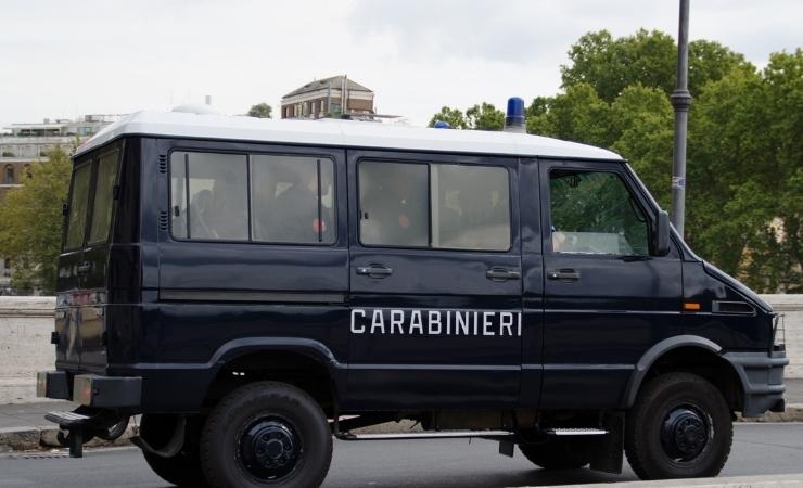 Furgone carabinieri