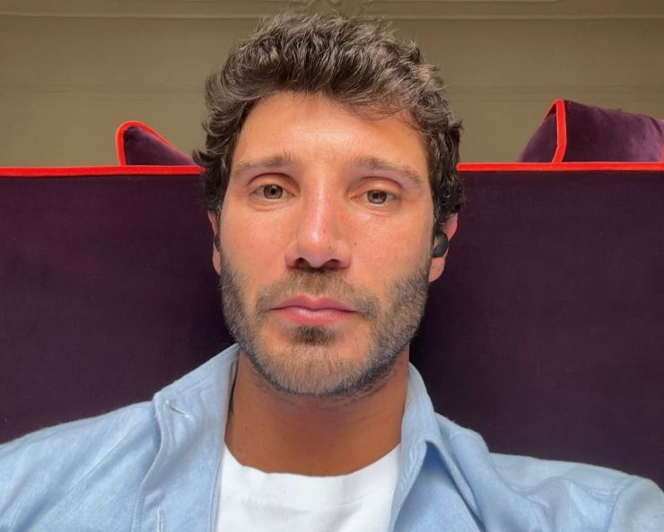 Selfie di Stefano De Martino su Instagram